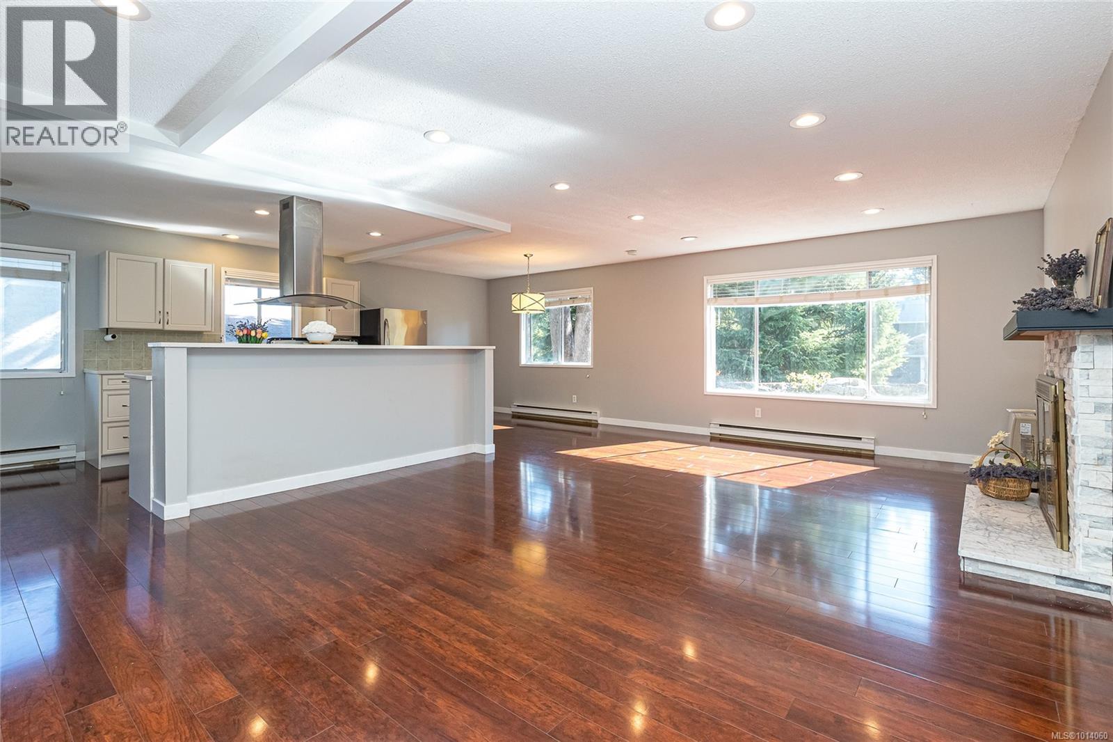 4166 Crosshaven Close, Saanich
