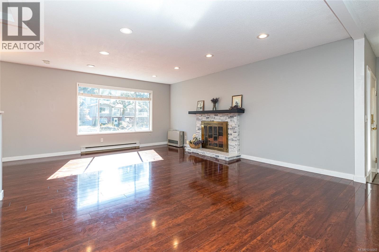 4166 Crosshaven Close, Saanich