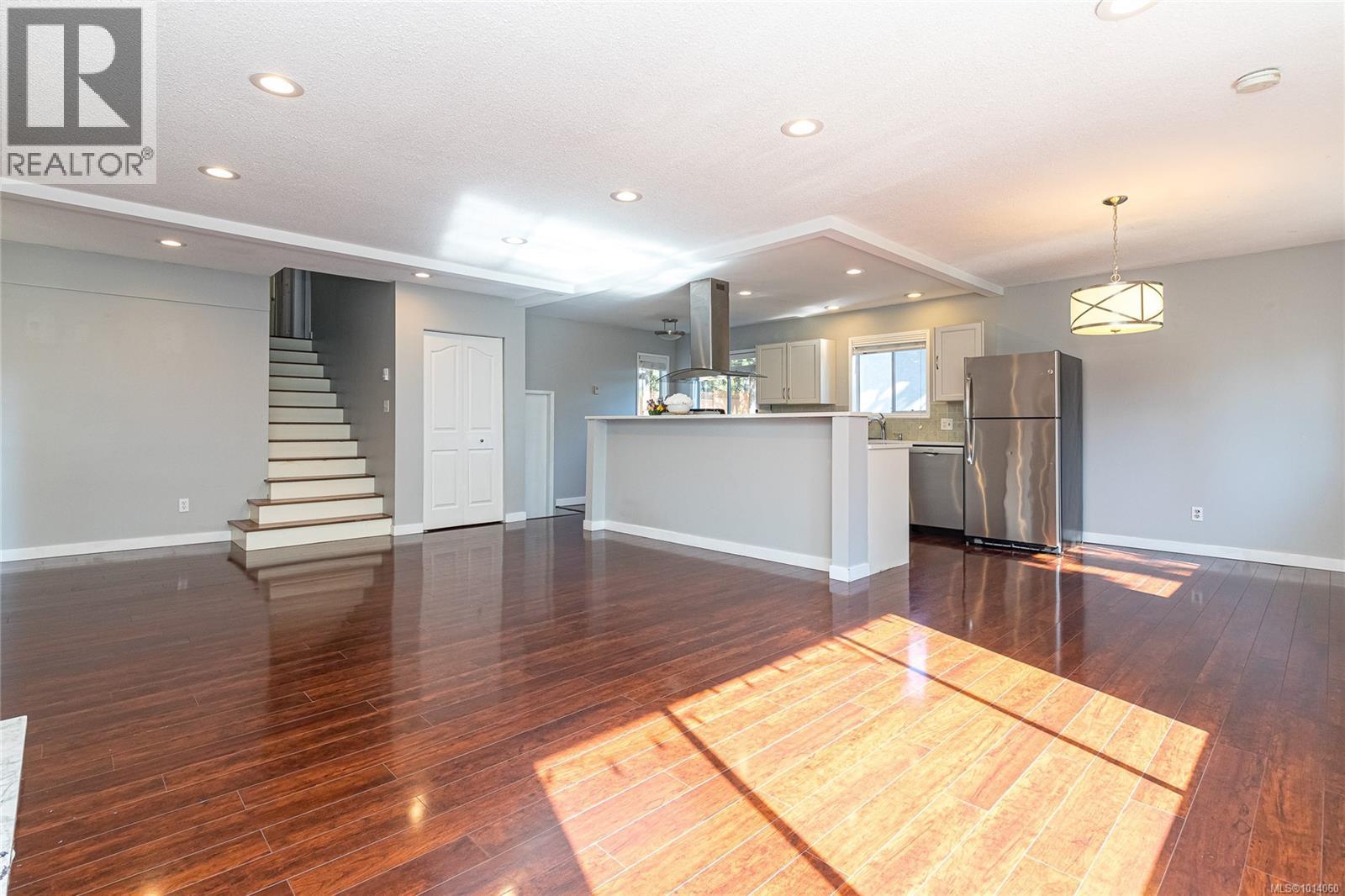 4166 Crosshaven Close, Saanich