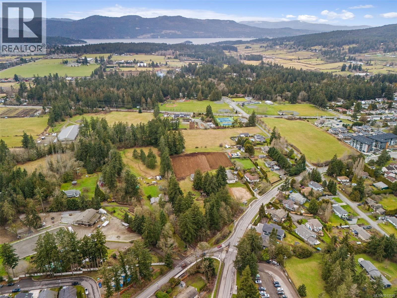  7471 Veyaness Road, Central Saanich