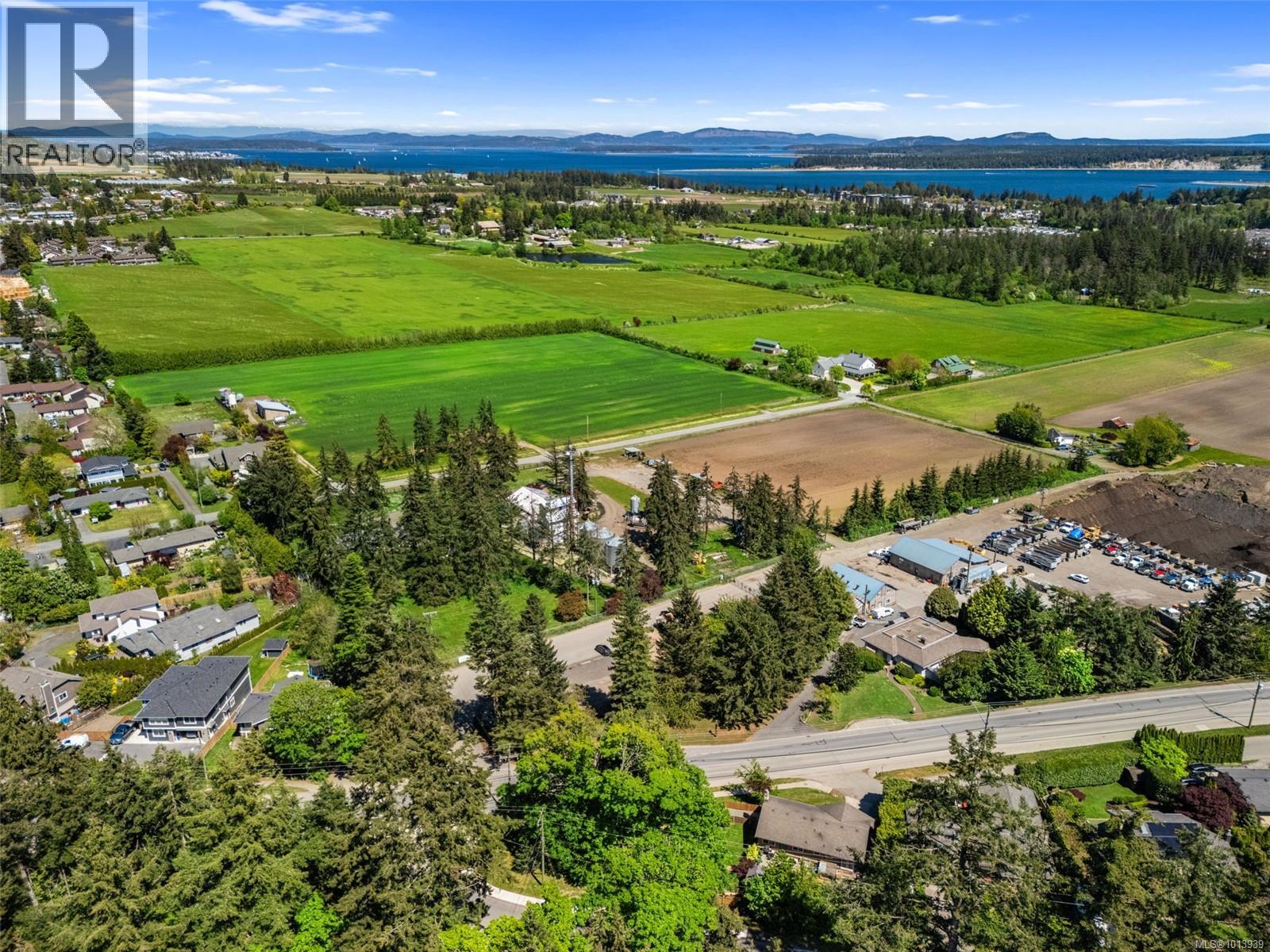  7471 Veyaness Road, Central Saanich