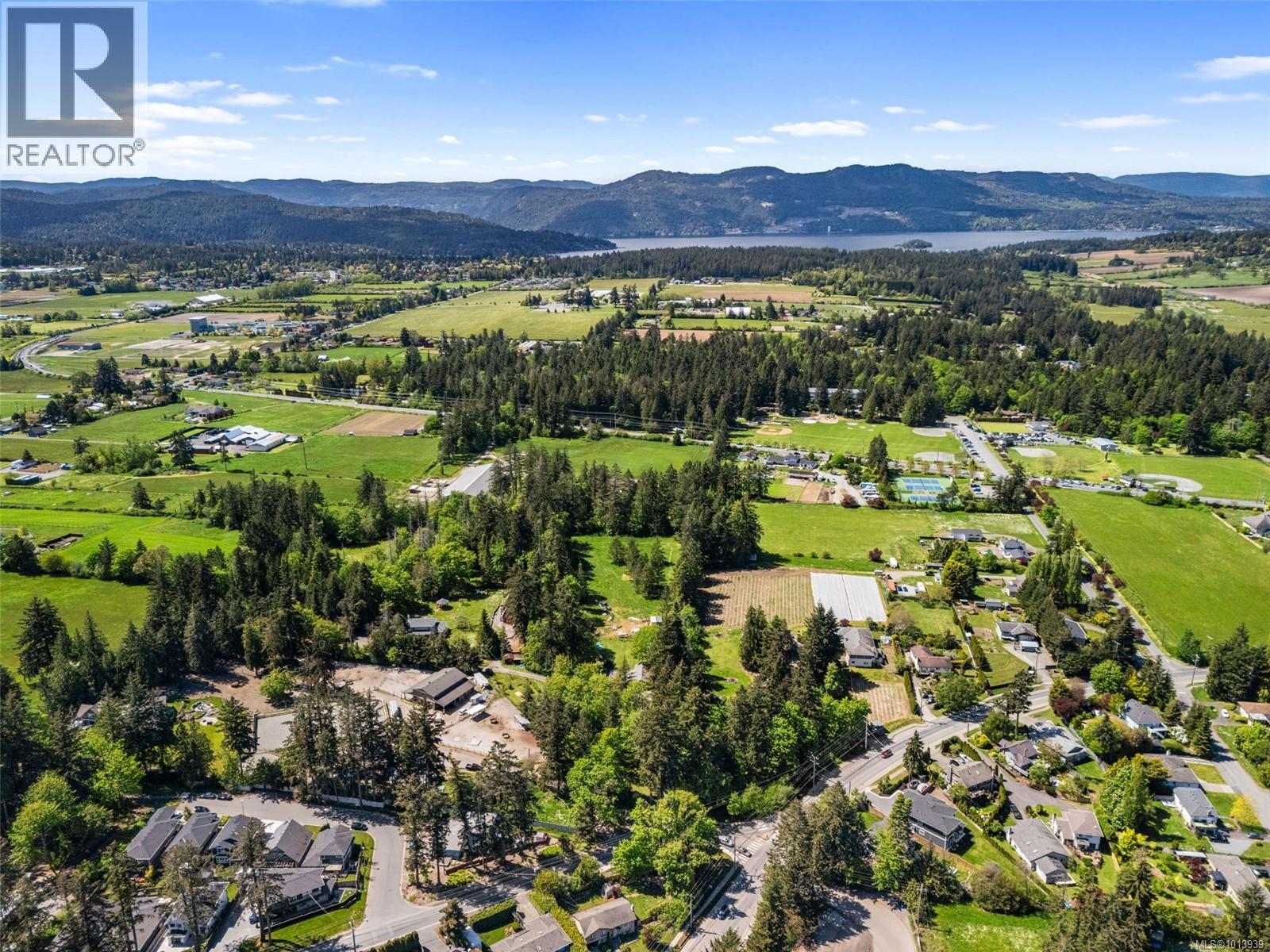  7471 Veyaness Road, Central Saanich