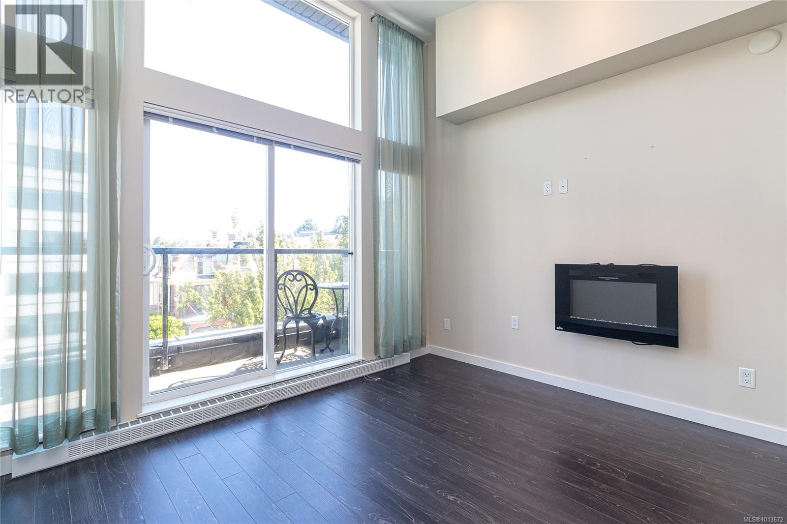 402 1121 Fort Street, Victoria