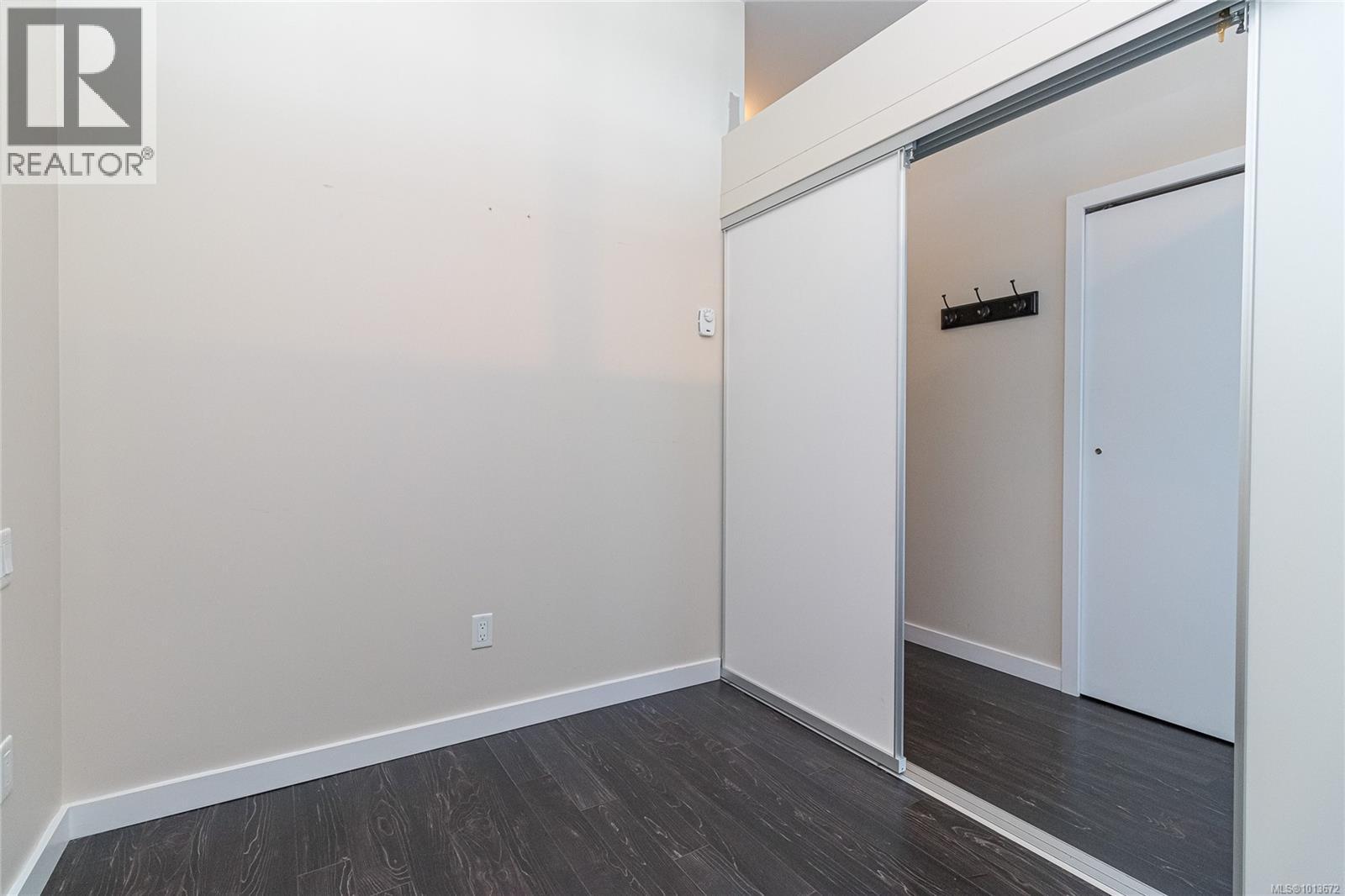 402 1121 Fort Street, Victoria