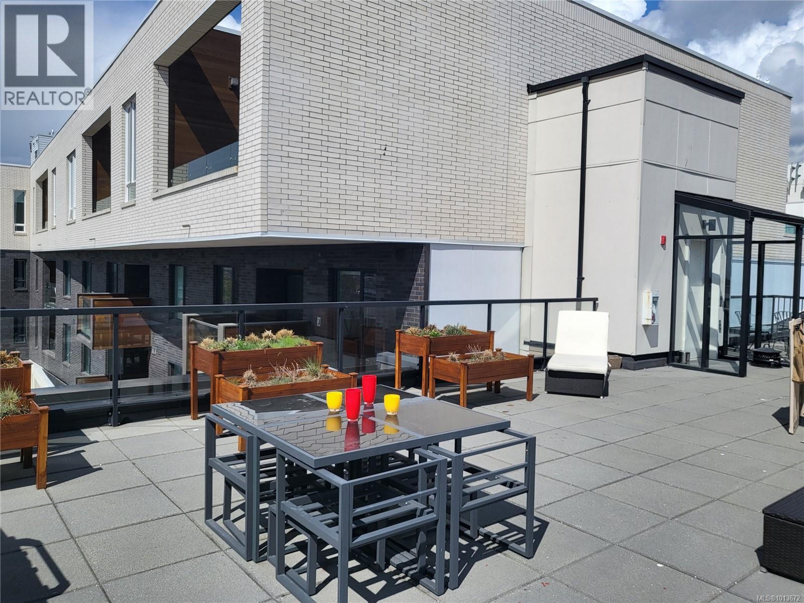 402 1121 Fort Street, Victoria