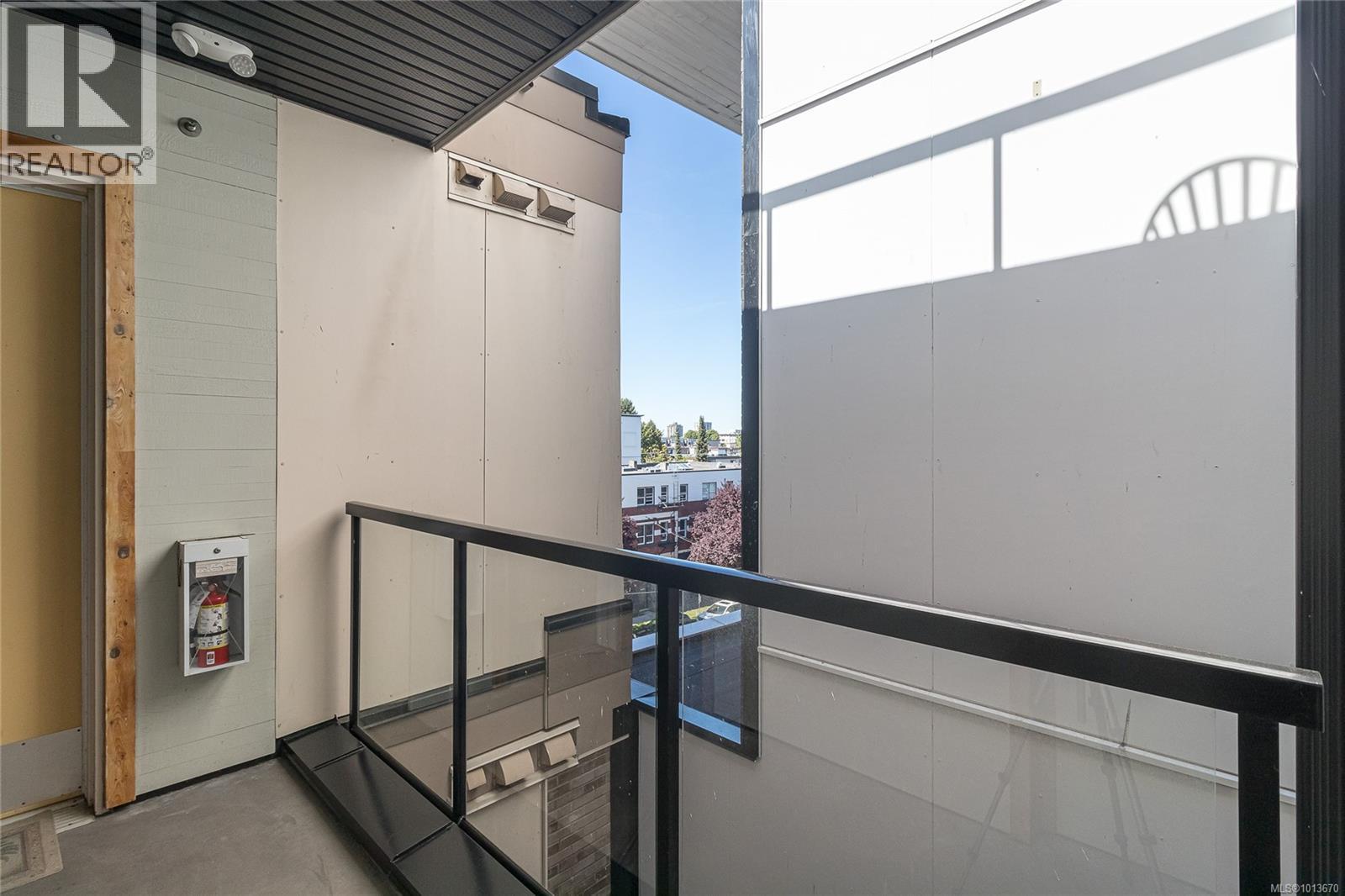 402 1121 Fort Street, Victoria