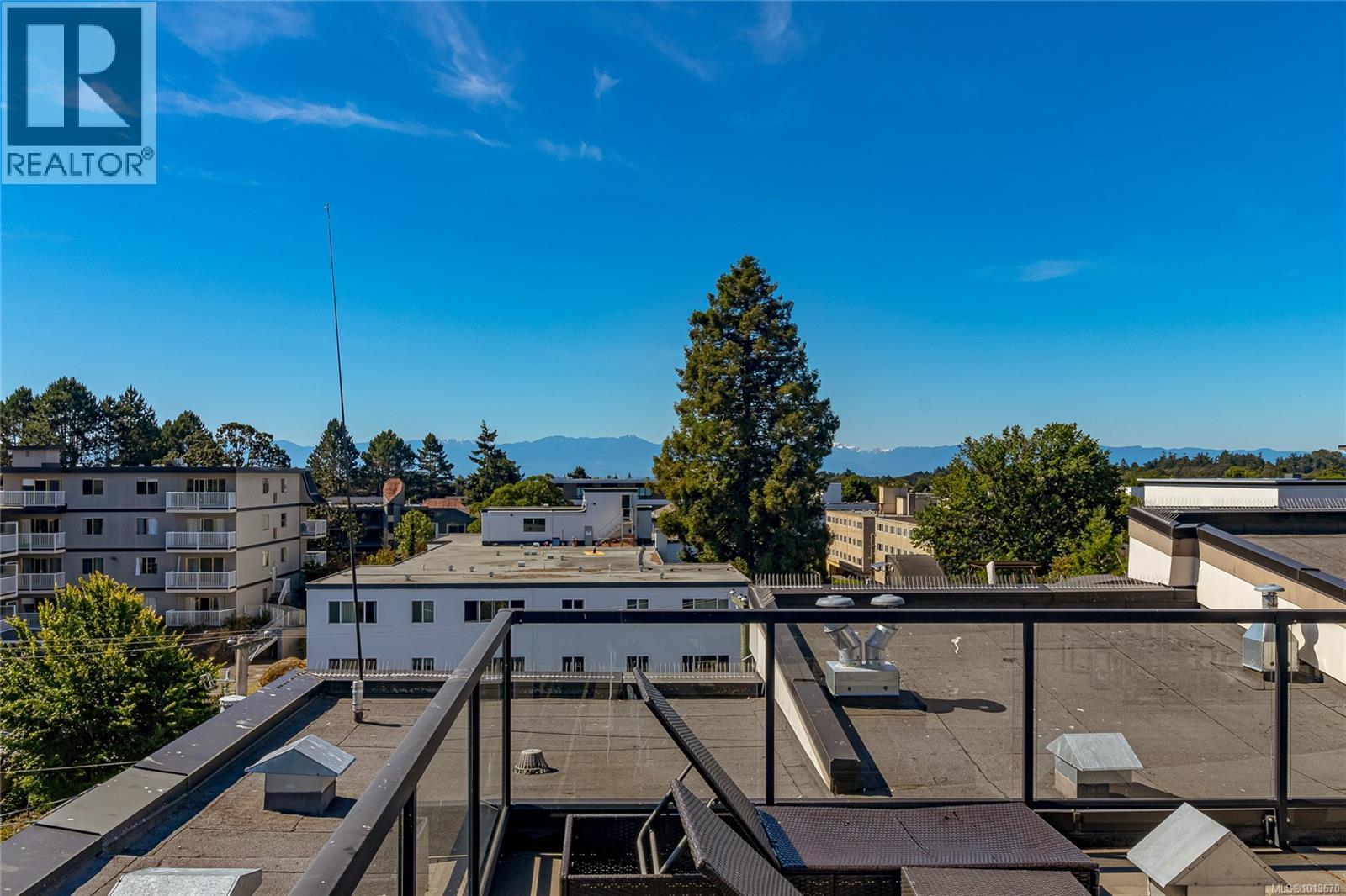 402 1121 Fort Street, Victoria