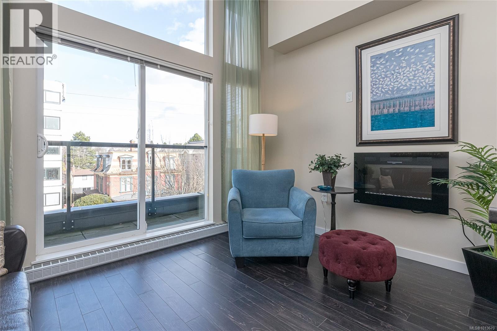 402 1121 Fort Street, Victoria