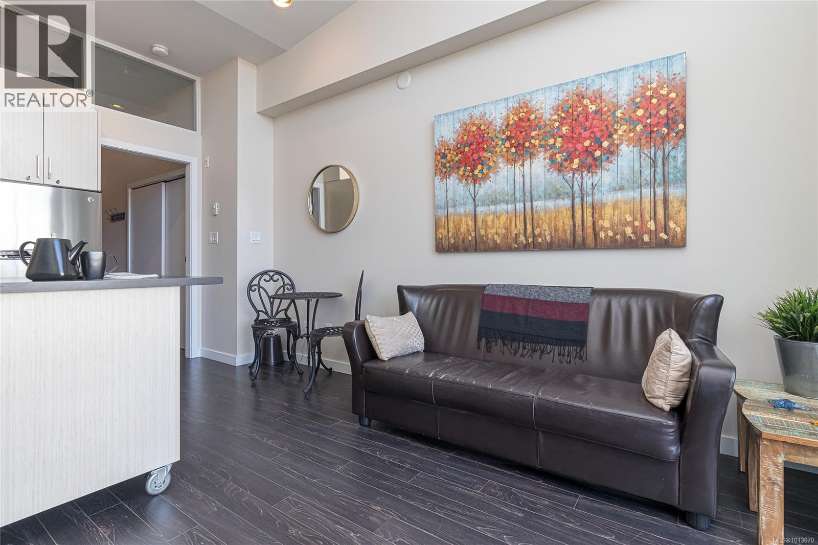 402 1121 Fort Street, Victoria