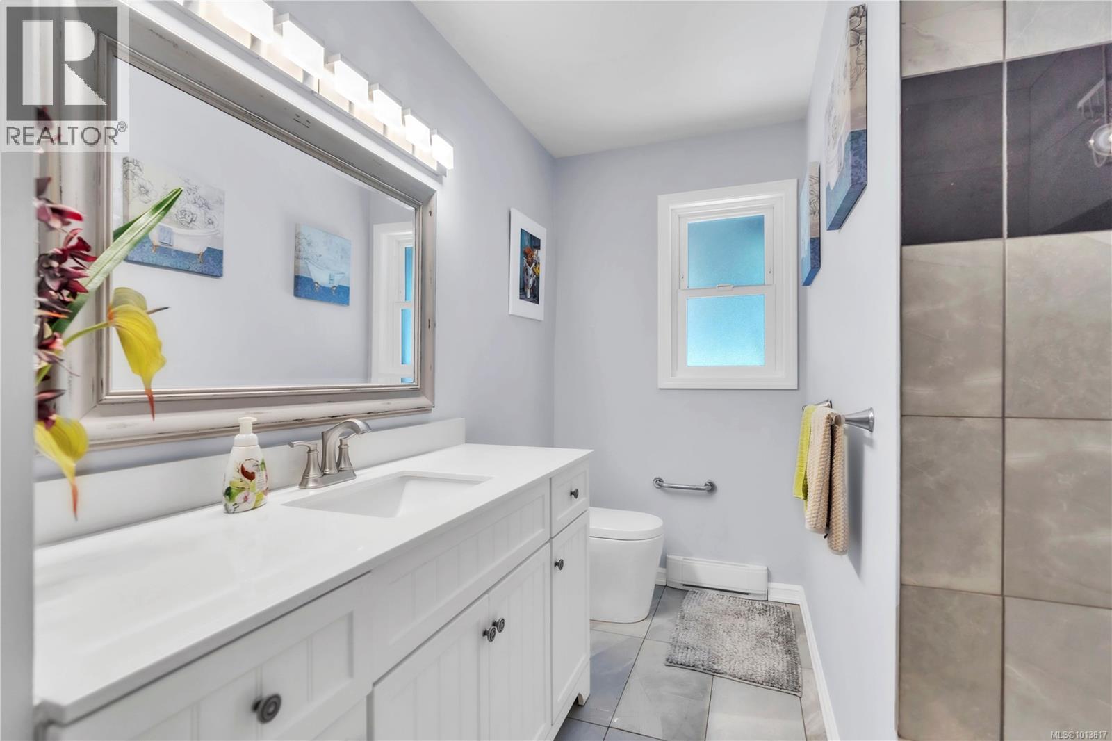  1985 Saunders Road, Sooke