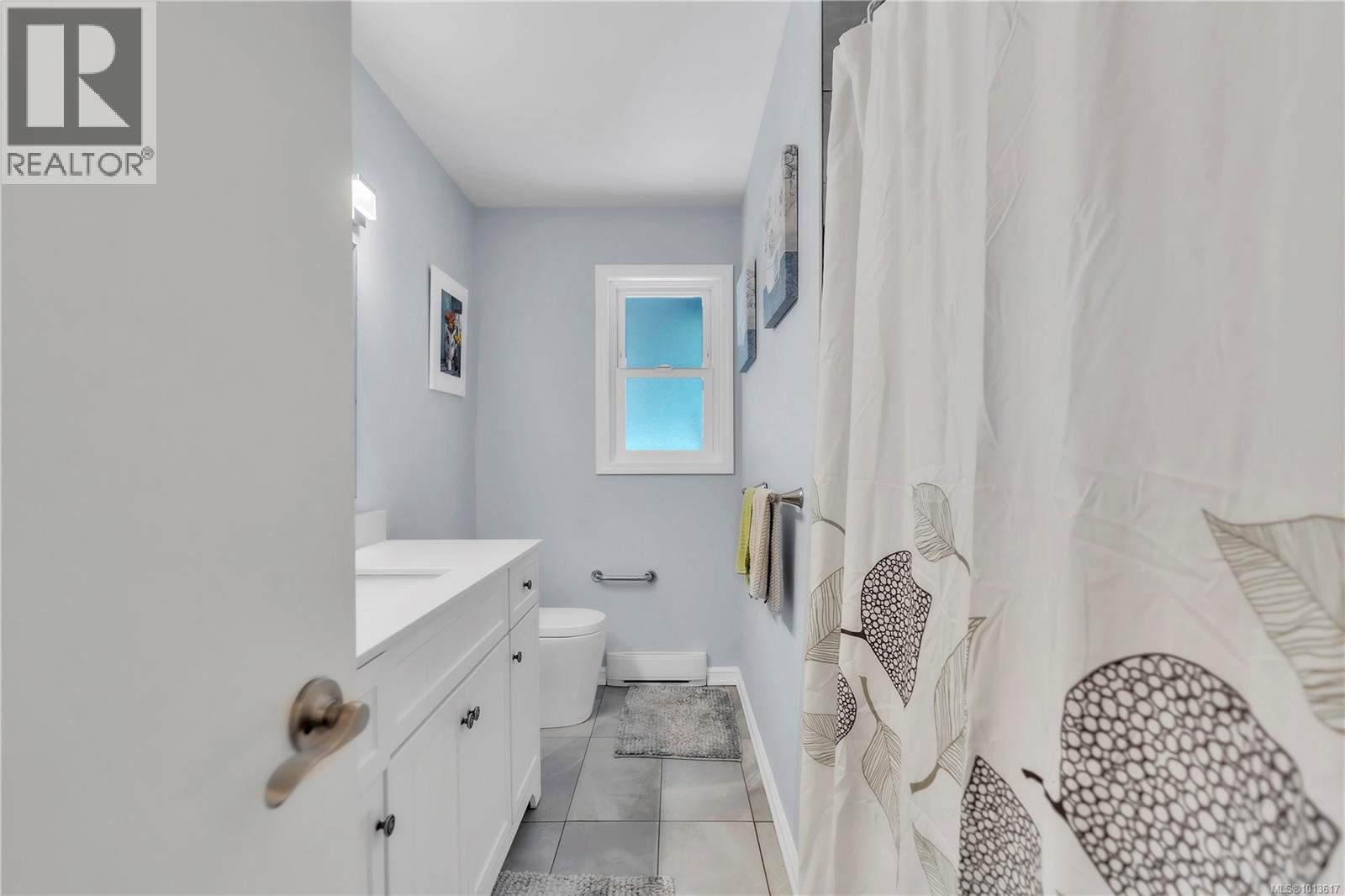  1985 Saunders Road, Sooke