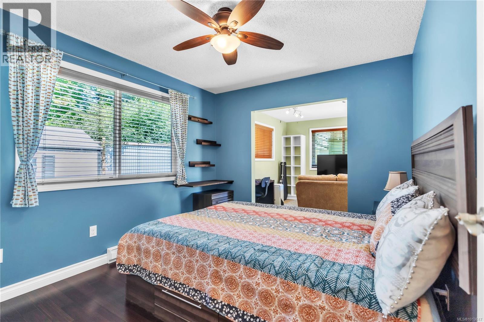  1985 Saunders Road, Sooke