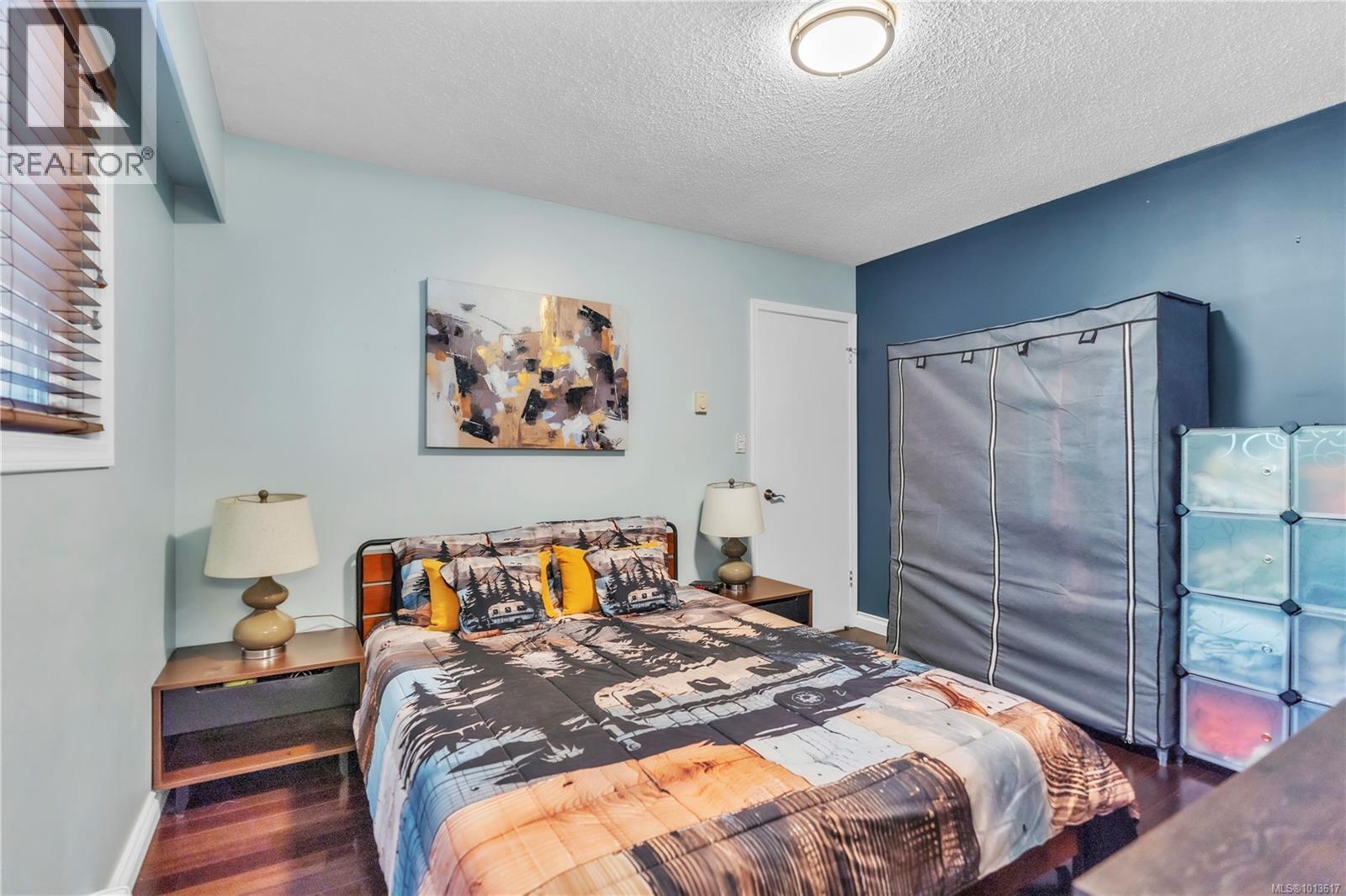  1985 Saunders Road, Sooke