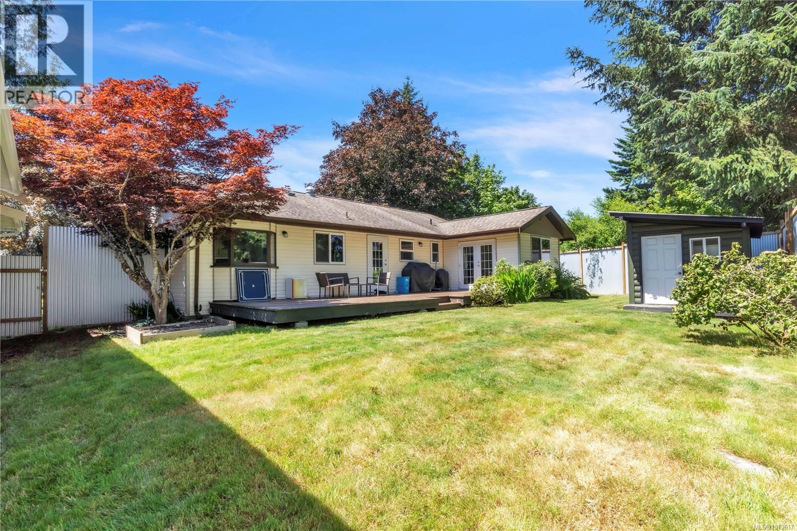  1985 Saunders Road, Sooke