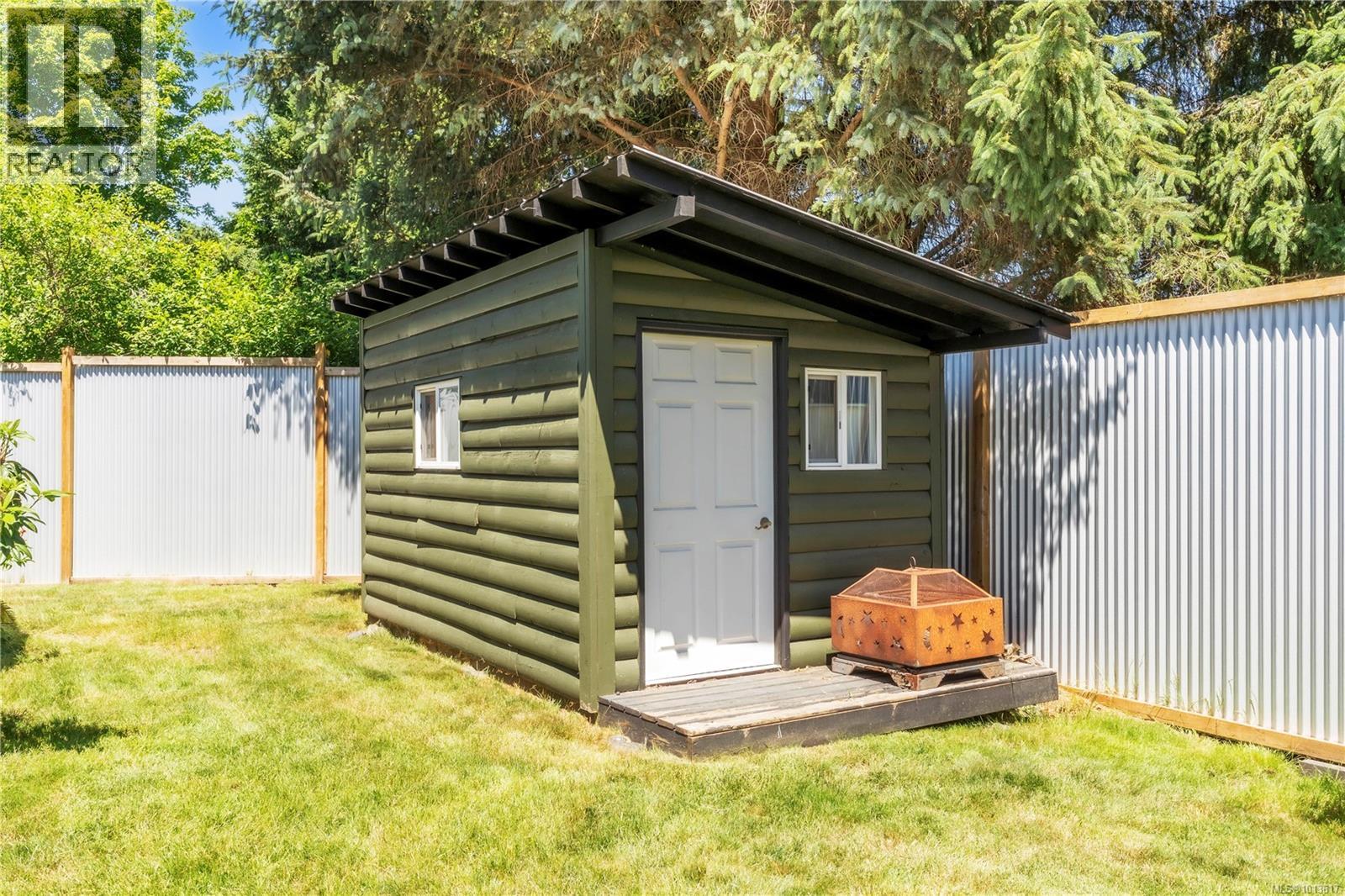  1985 Saunders Road, Sooke