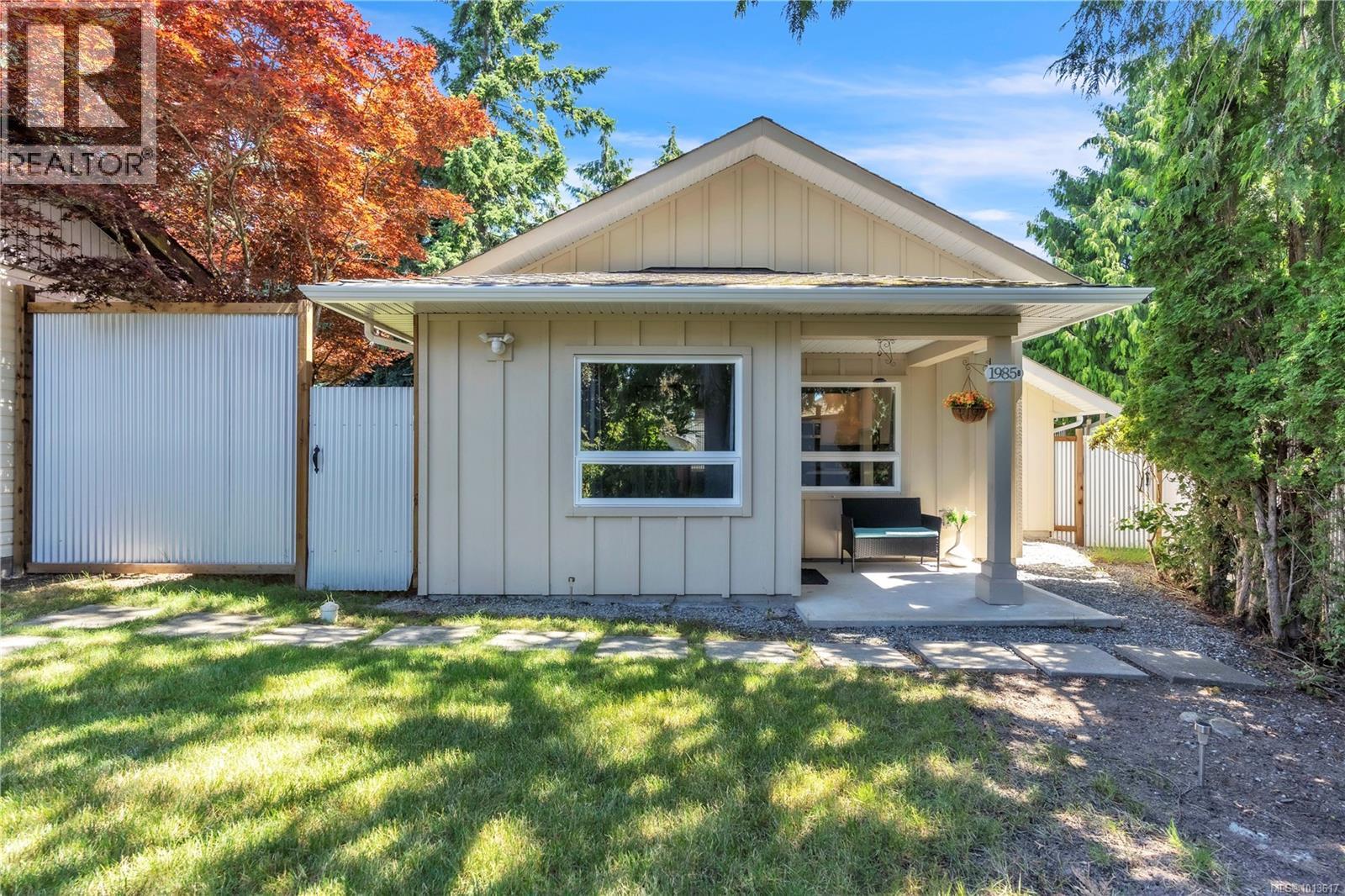  1985 Saunders Road, Sooke