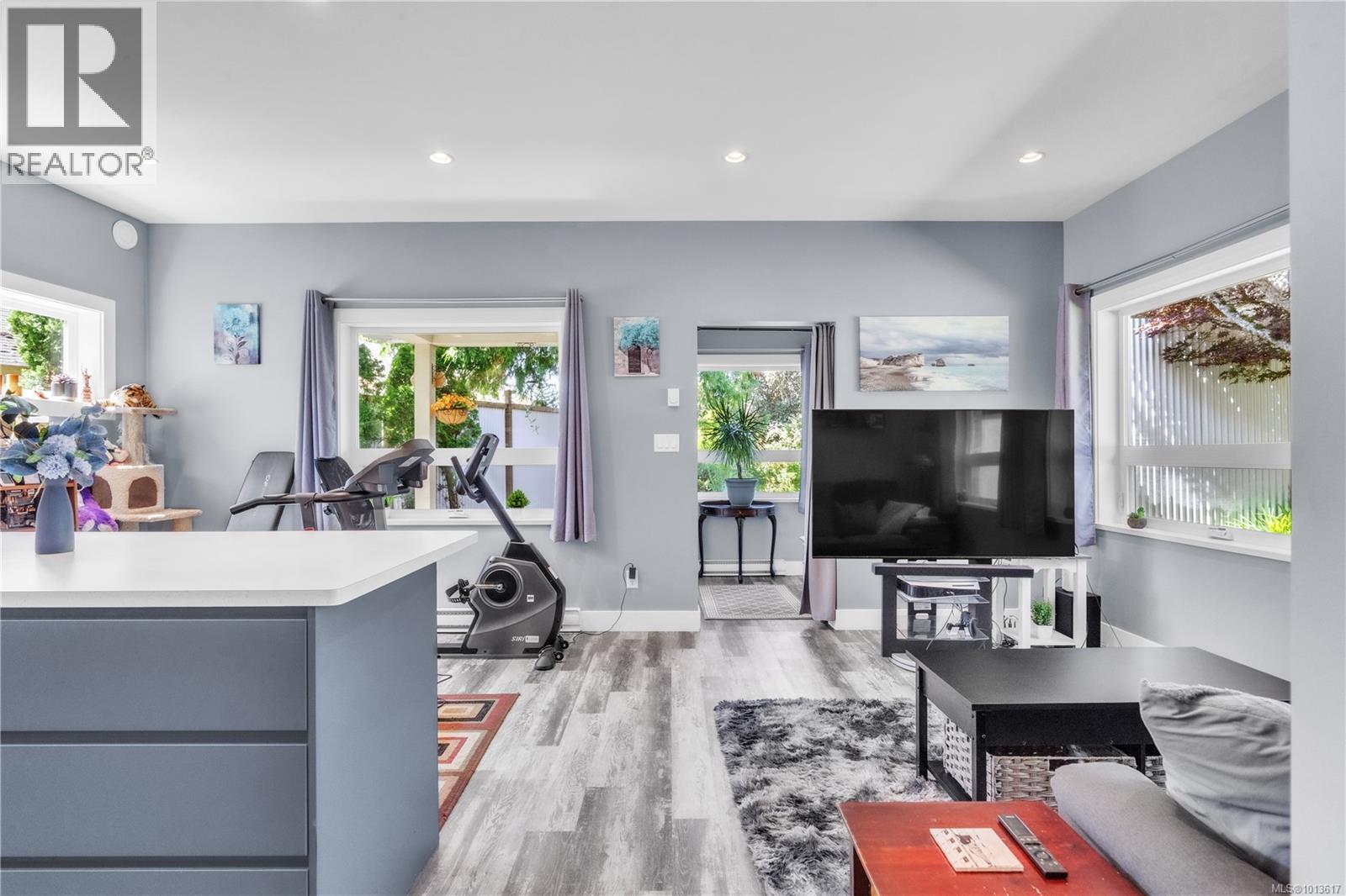  1985 Saunders Road, Sooke