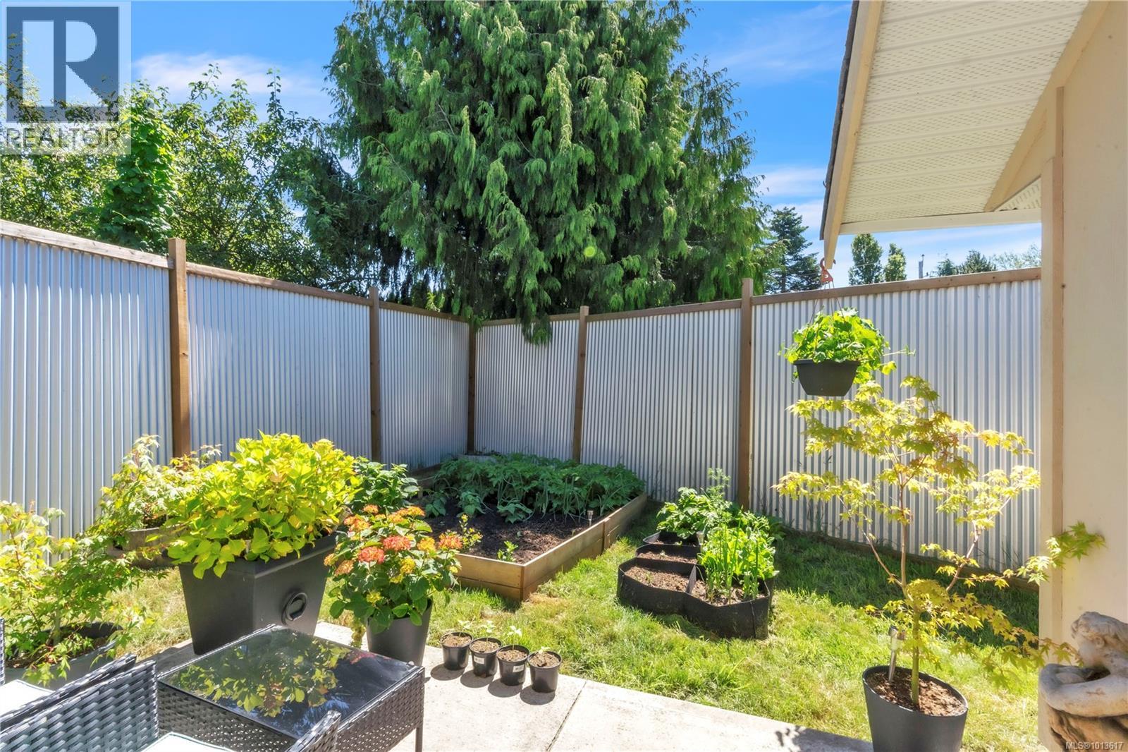  1985 Saunders Road, Sooke