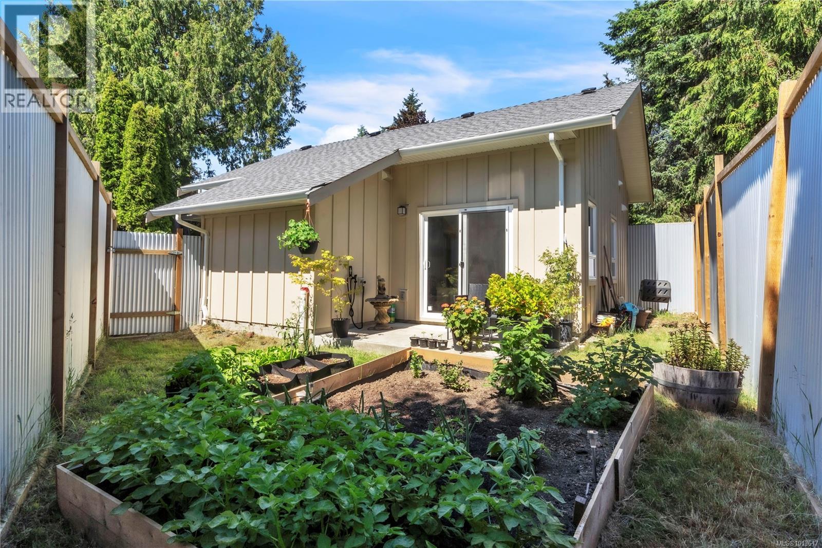  1985 Saunders Road, Sooke
