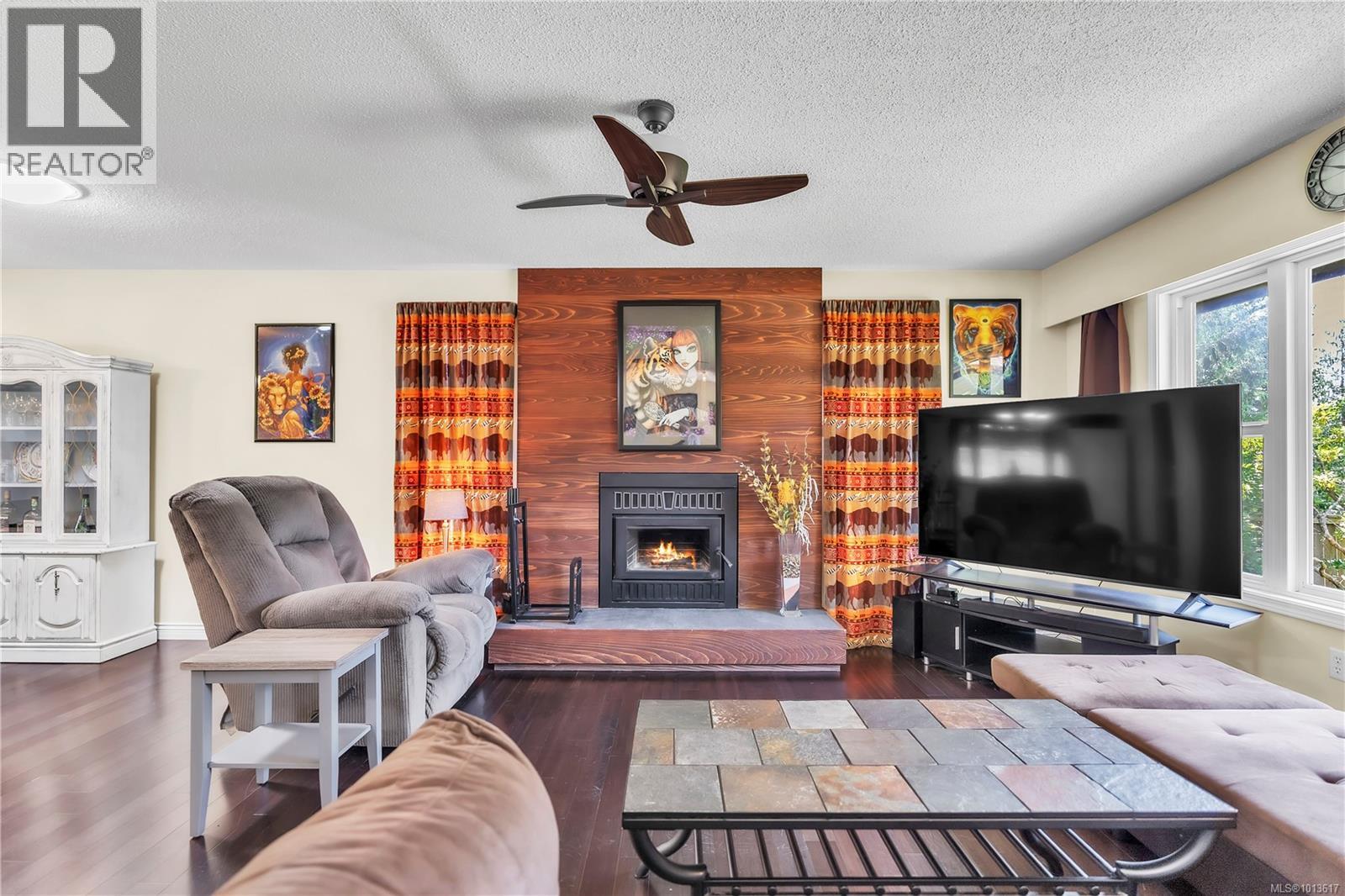  1985 Saunders Road, Sooke