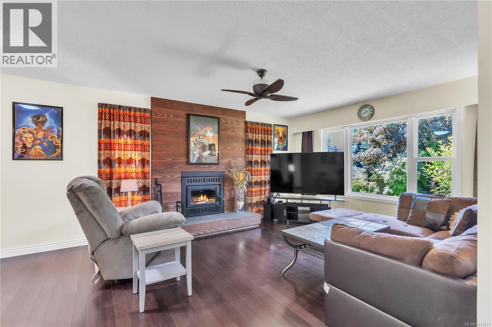  1985 Saunders Road, Sooke