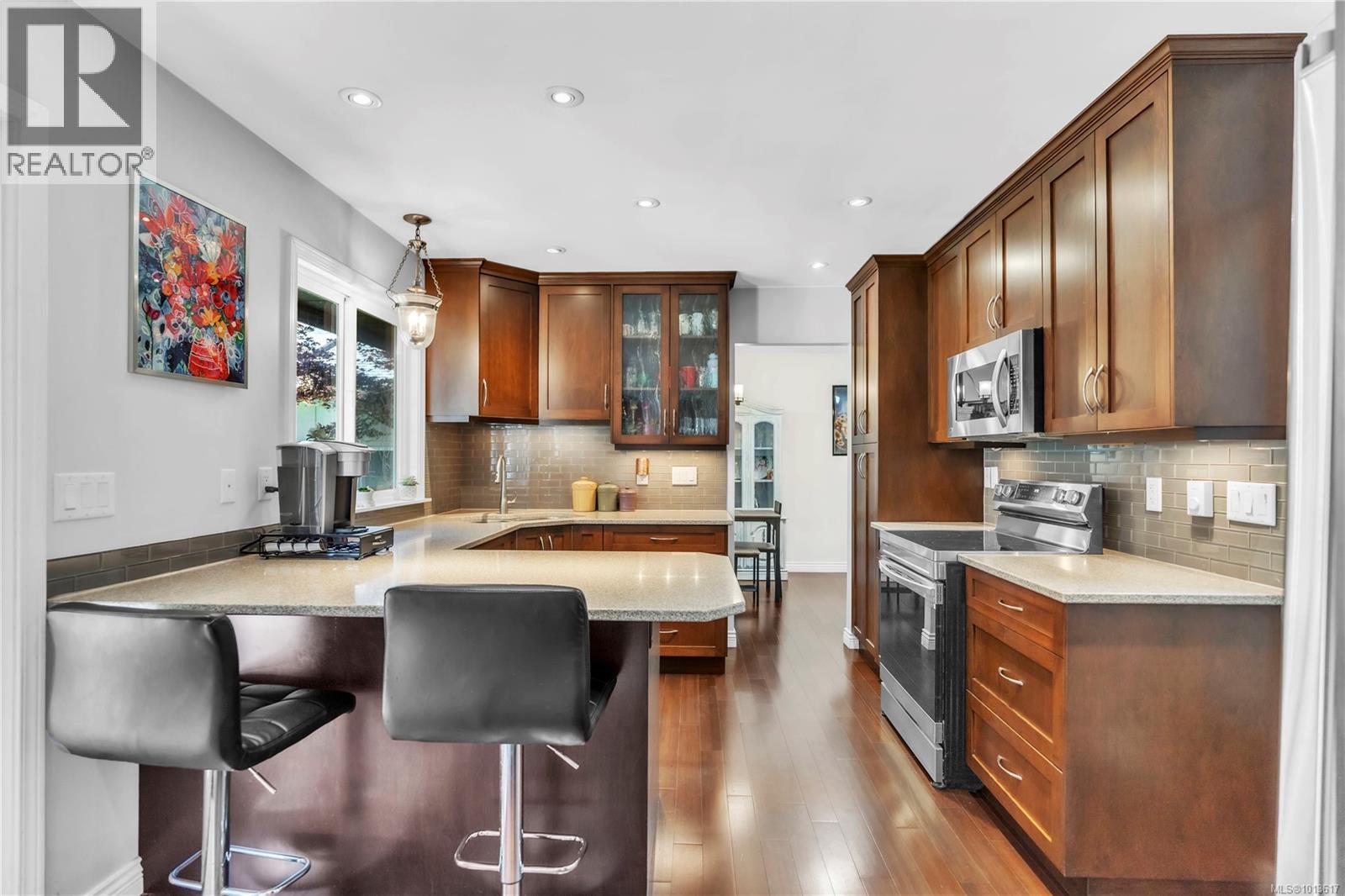  1985 Saunders Road, Sooke