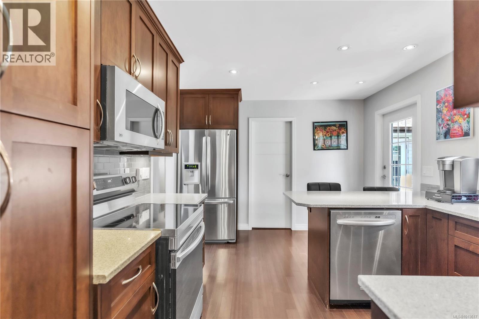  1985 Saunders Road, Sooke
