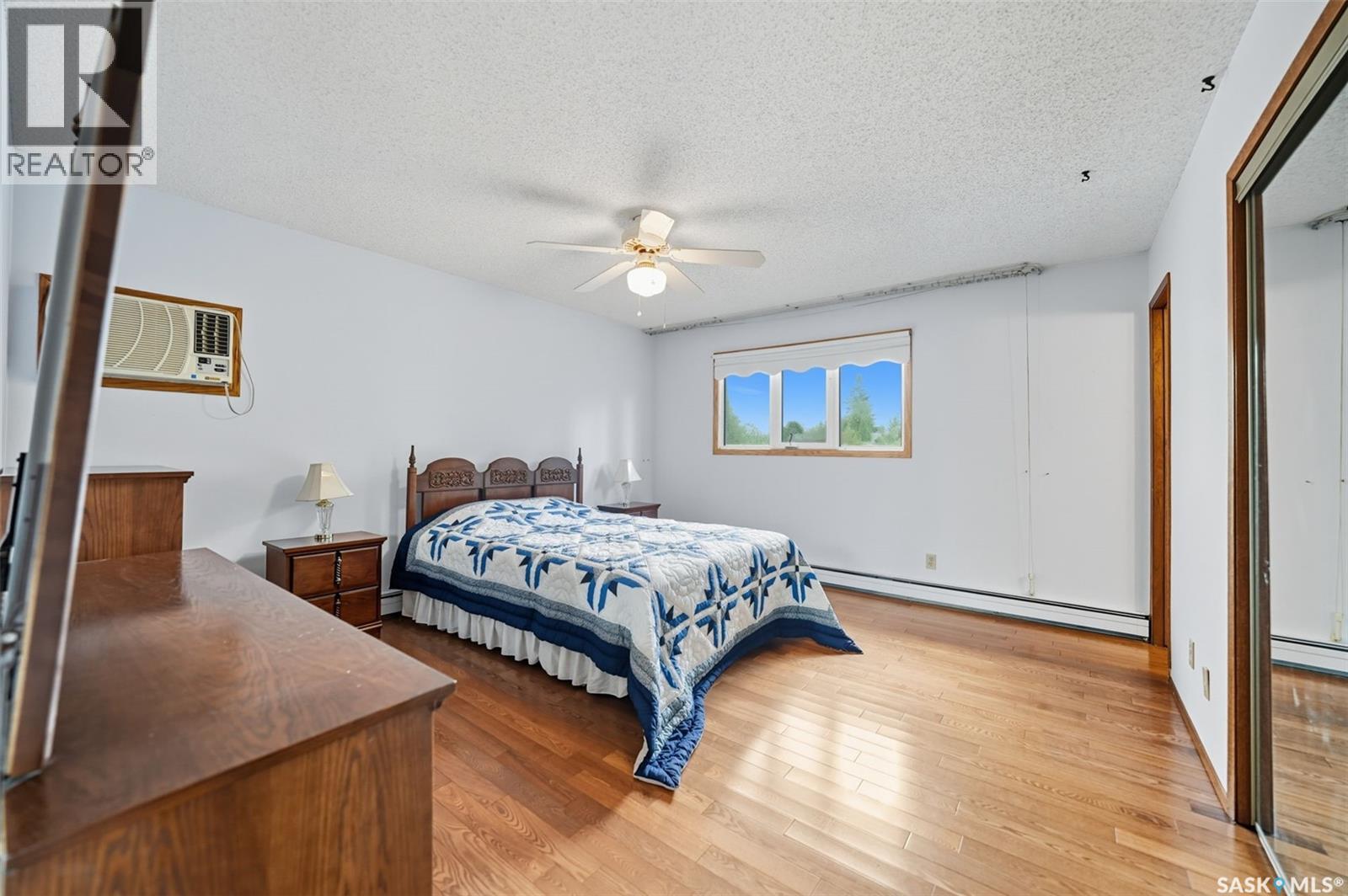 Single Family House 2 Level for Sale in  Penryn COURT Saskatoon 