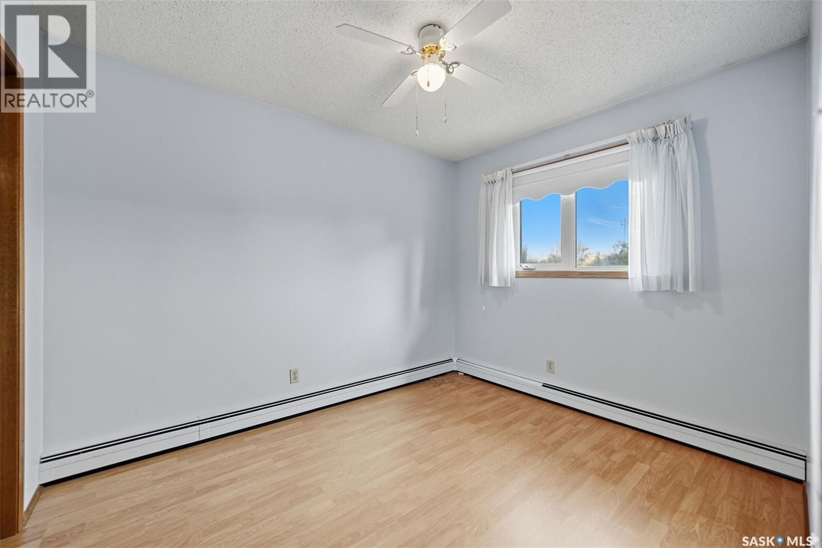 Single Family House 2 Level for Sale in  Penryn COURT Saskatoon 