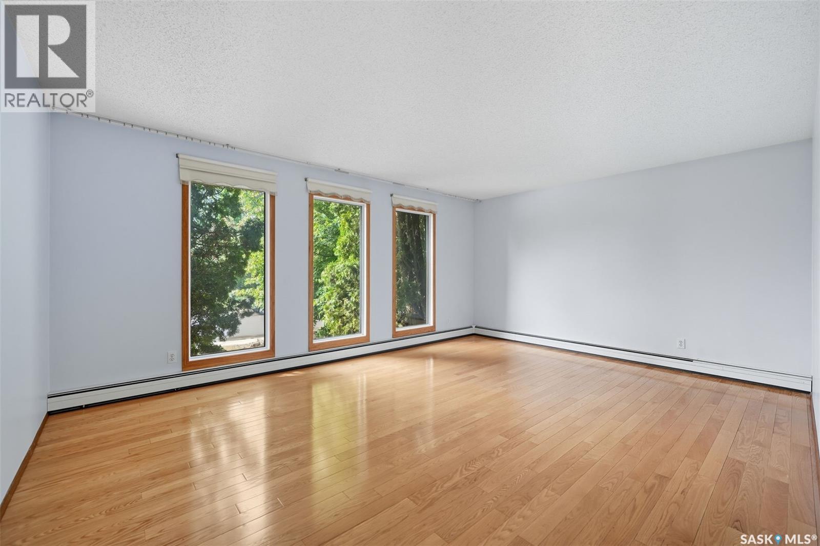 Single Family House 2 Level for Sale in  Penryn COURT Saskatoon 
