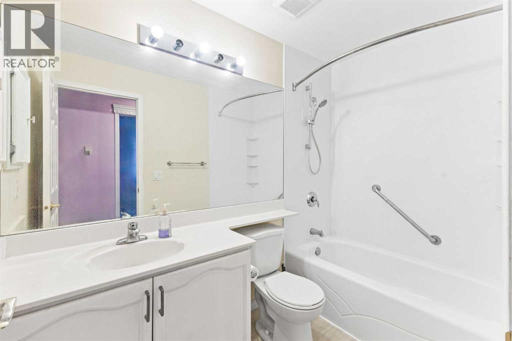 Single Family House for Sale in   Lincoln Way SW Lincoln Park Calgary 