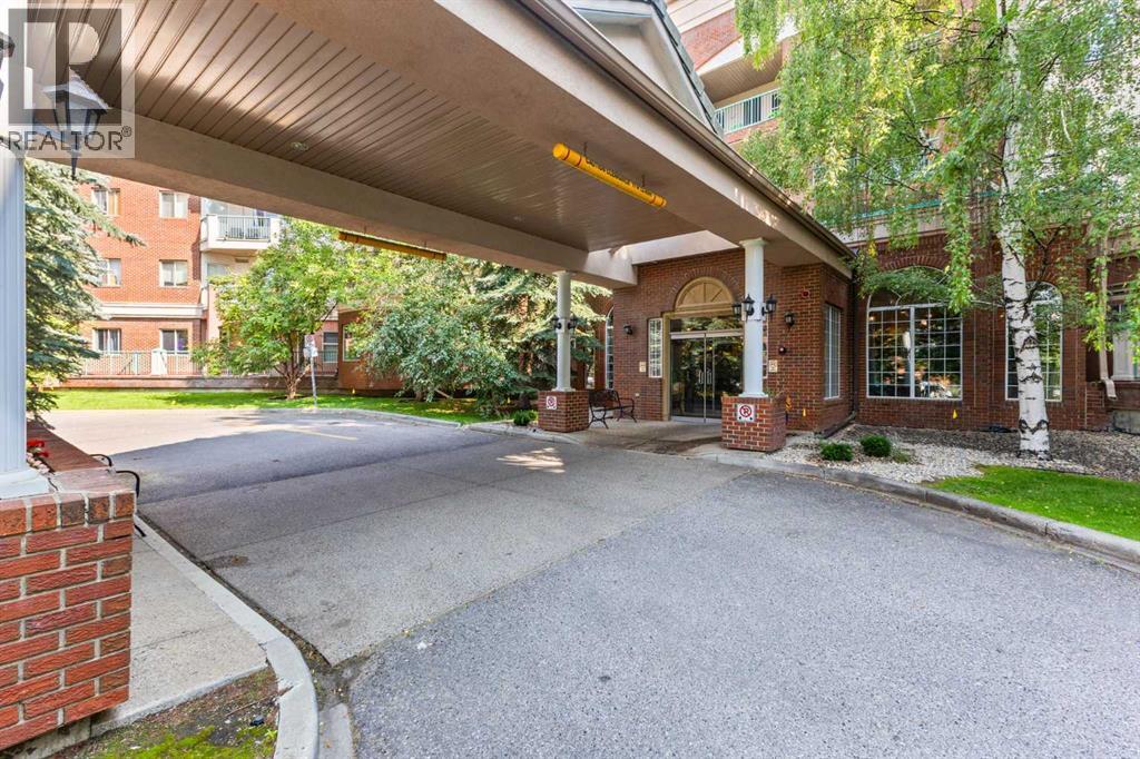 Single Family House for Sale in   Lincoln Way SW Lincoln Park Calgary 