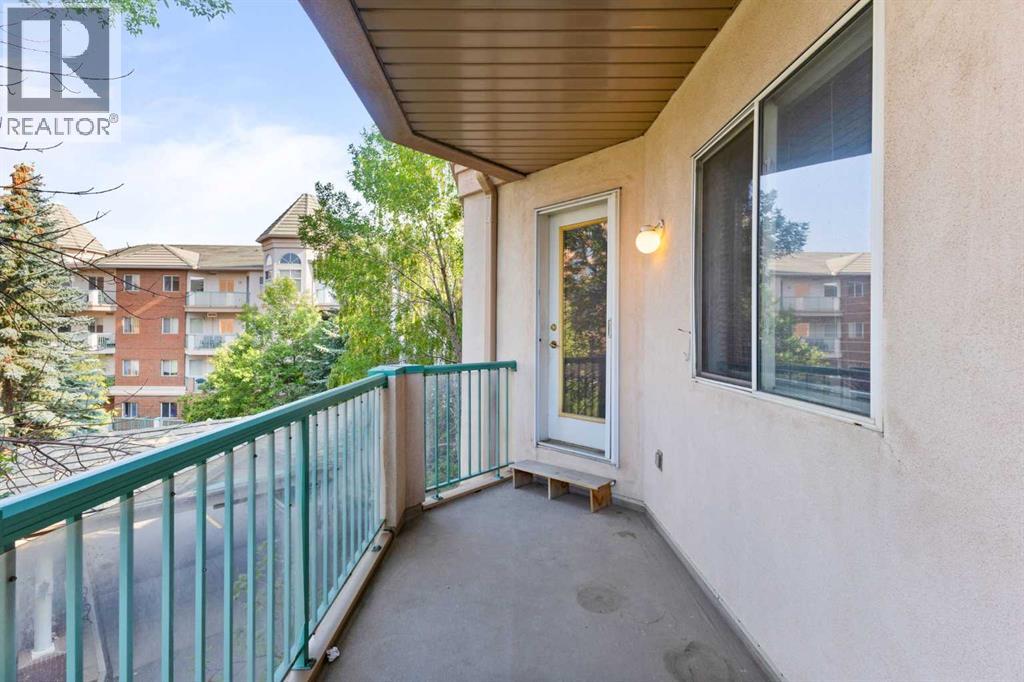 Single Family House for Sale in   Lincoln Way SW Lincoln Park Calgary 