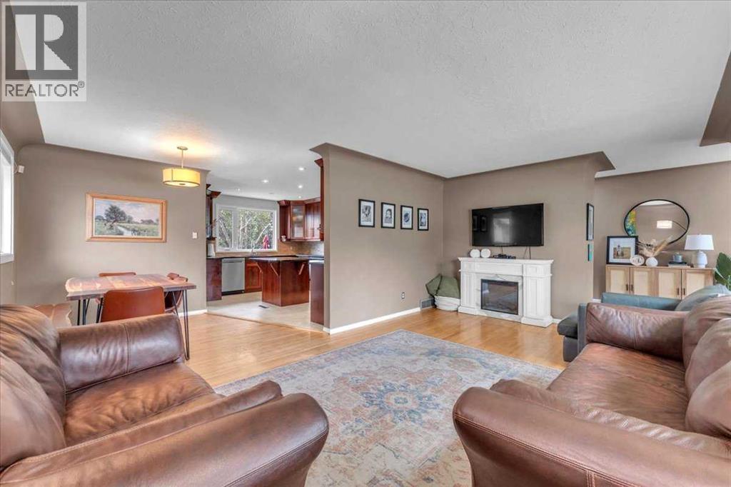 Single Family House Bungalow for Sale in  Capri Avenue NW Brentwood Calgary 