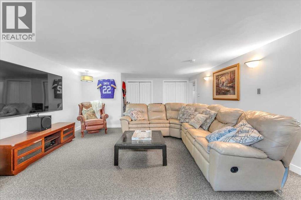 Single Family House Bungalow for Sale in  Capri Avenue NW Brentwood Calgary 