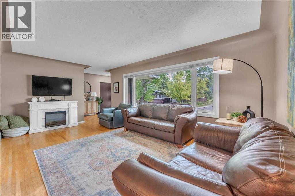 Single Family House Bungalow for Sale in  Capri Avenue NW Brentwood Calgary 