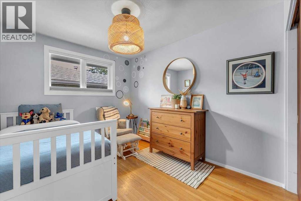 Single Family House Bungalow for Sale in  Capri Avenue NW Brentwood Calgary 