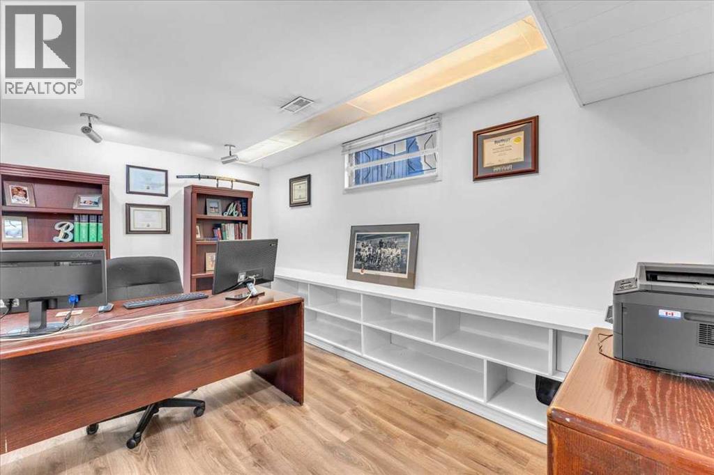 Single Family House Bungalow for Sale in  Capri Avenue NW Brentwood Calgary 
