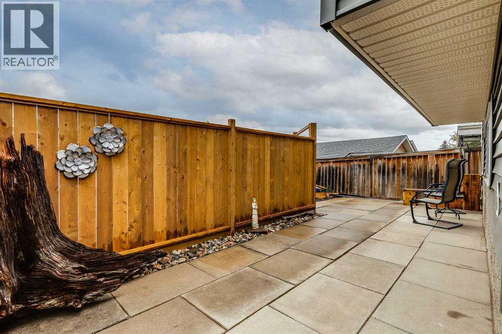 Single Family House 4 Level for Sale in  Martinwood Court NE Martindale Calgary 