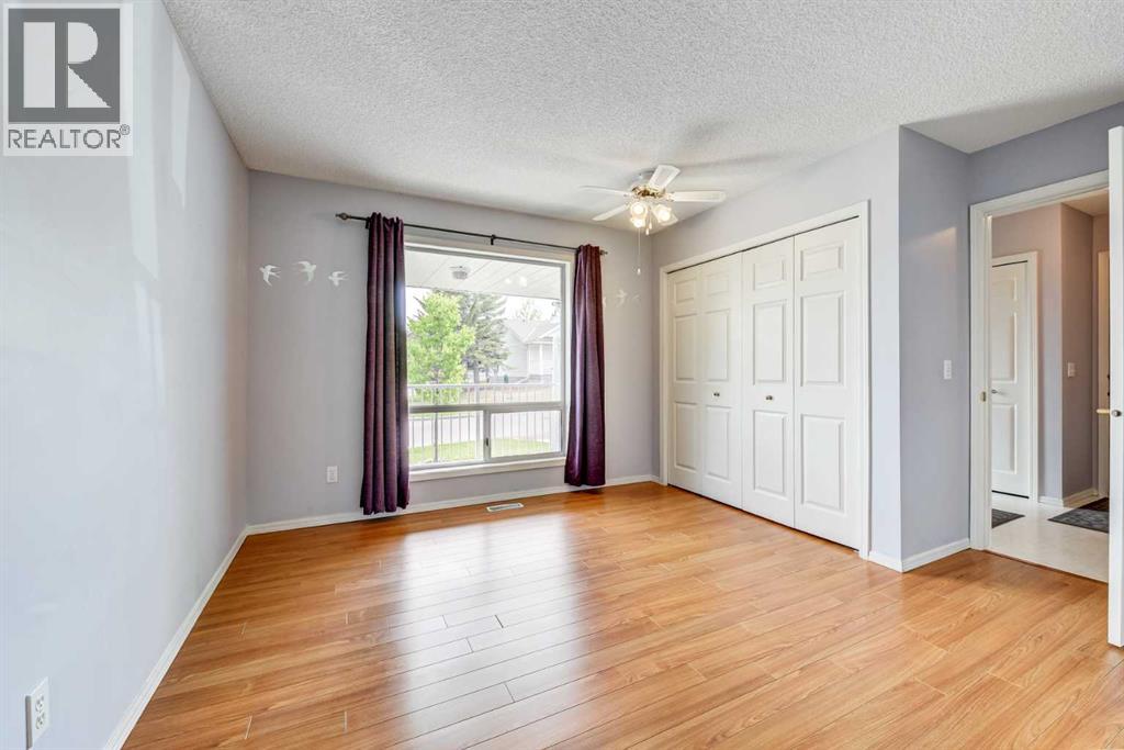 Single Family House Bungalow for Sale in  Macewan Ridge Villas NW MacEwan Glen Calgary 