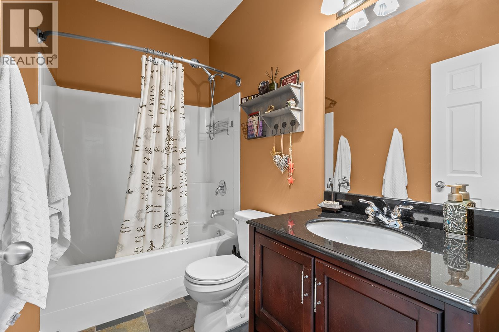  5827 Victoria Street, Peachland