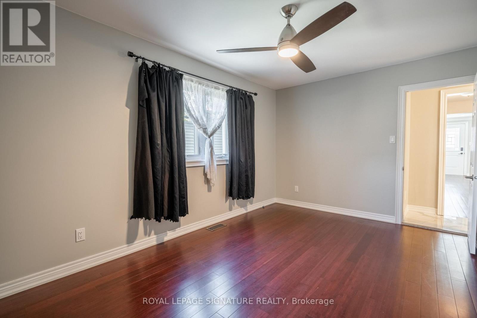 Single Family House for Sale in MAIN   CHARLOTTE STREET Hamilton (Rosedale) 