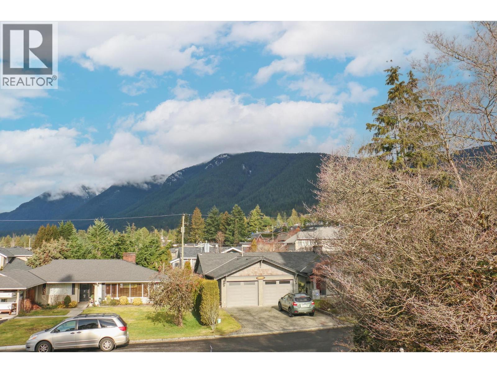 4067 SUNNYCREST DRIVE, North Vancouver