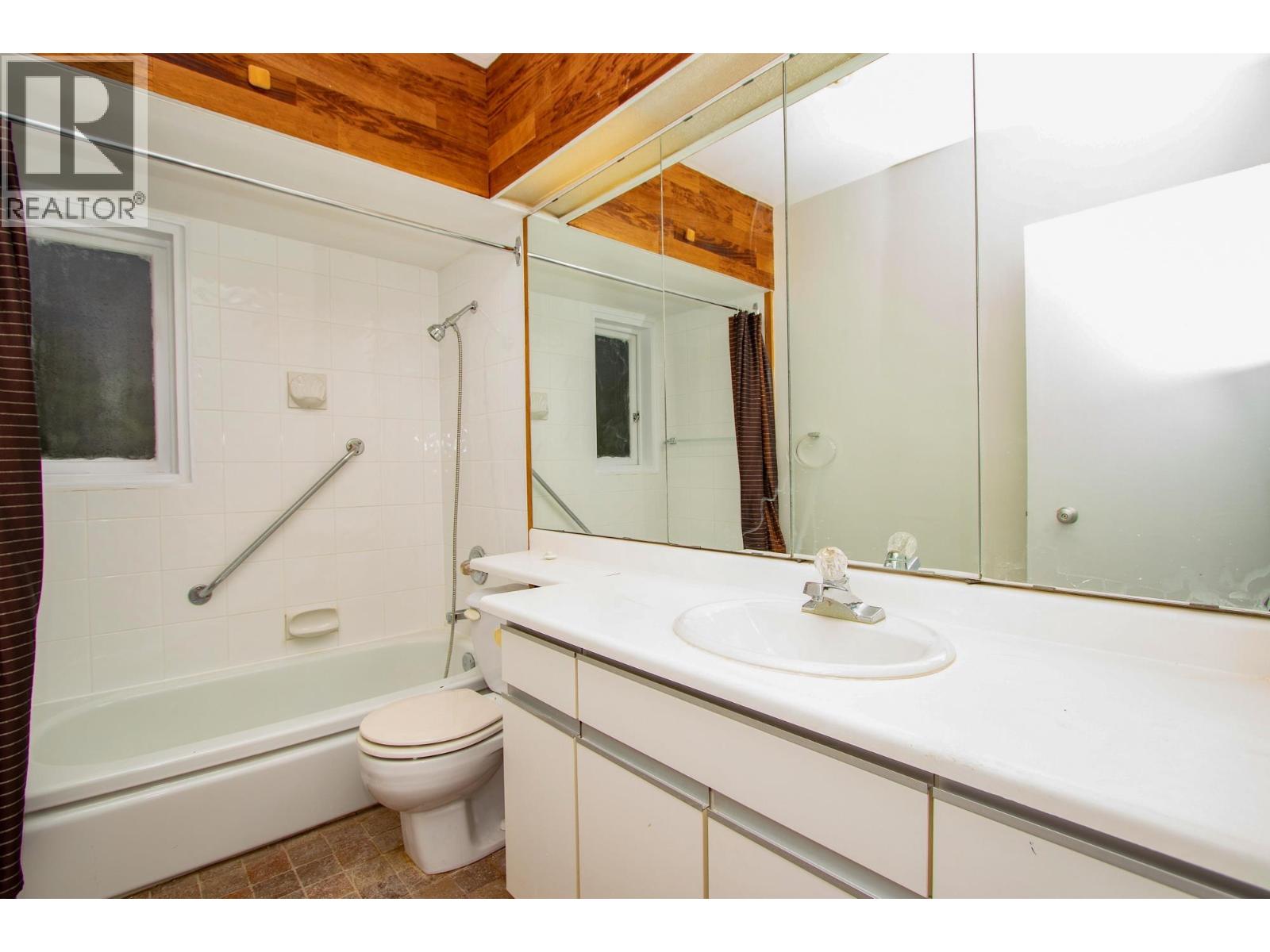 4067 SUNNYCREST DRIVE, North Vancouver