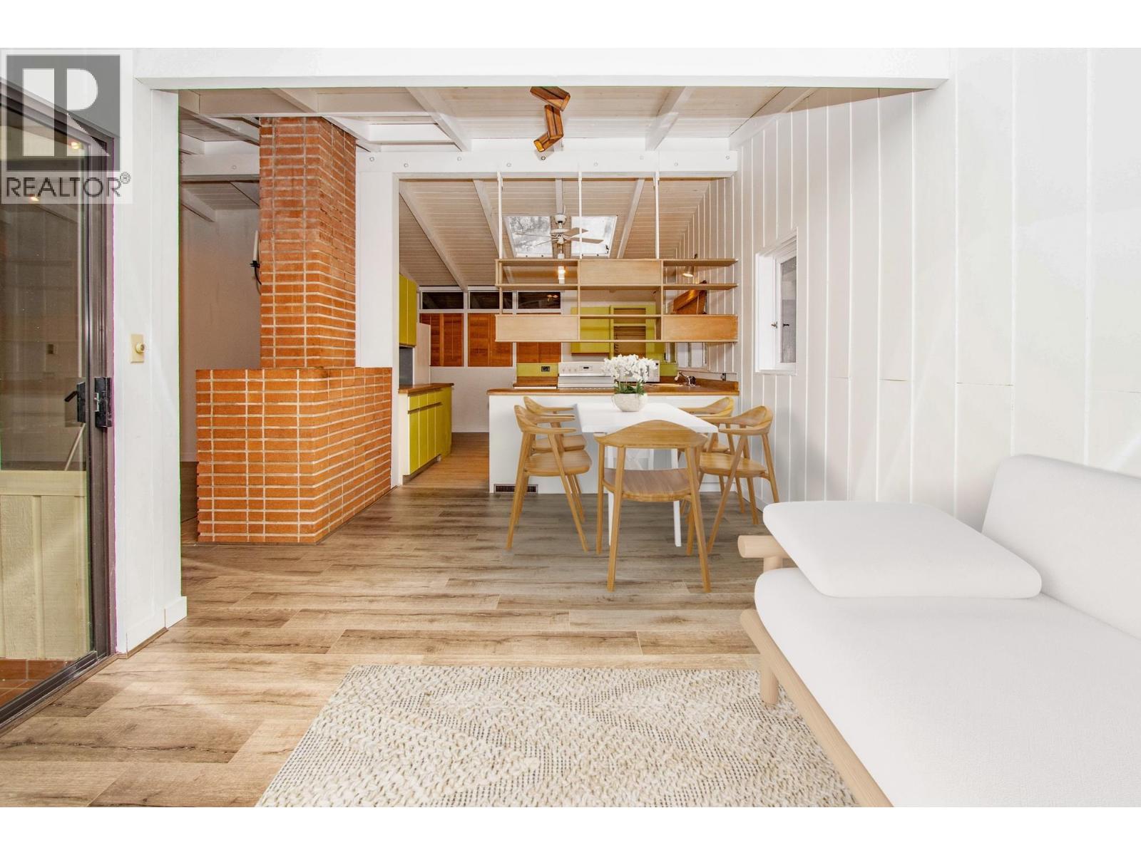 4067 SUNNYCREST DRIVE, North Vancouver