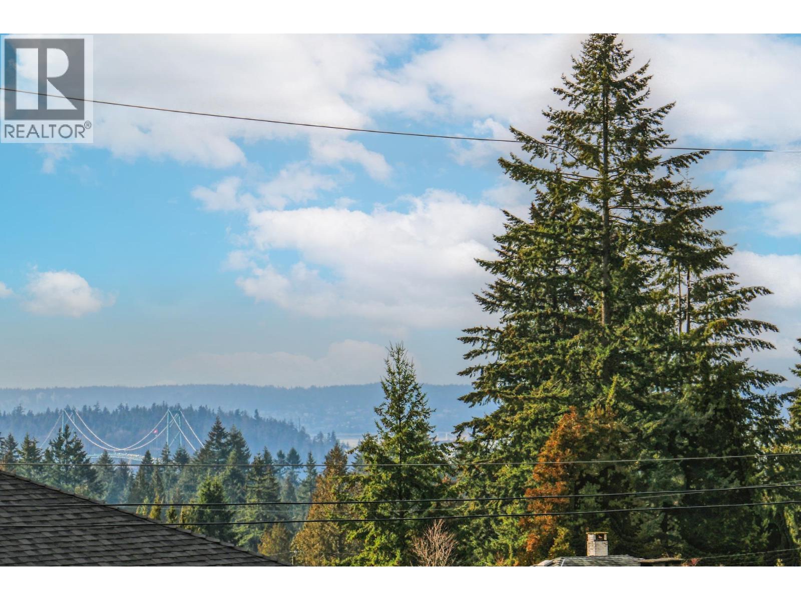 4067 SUNNYCREST DRIVE, North Vancouver