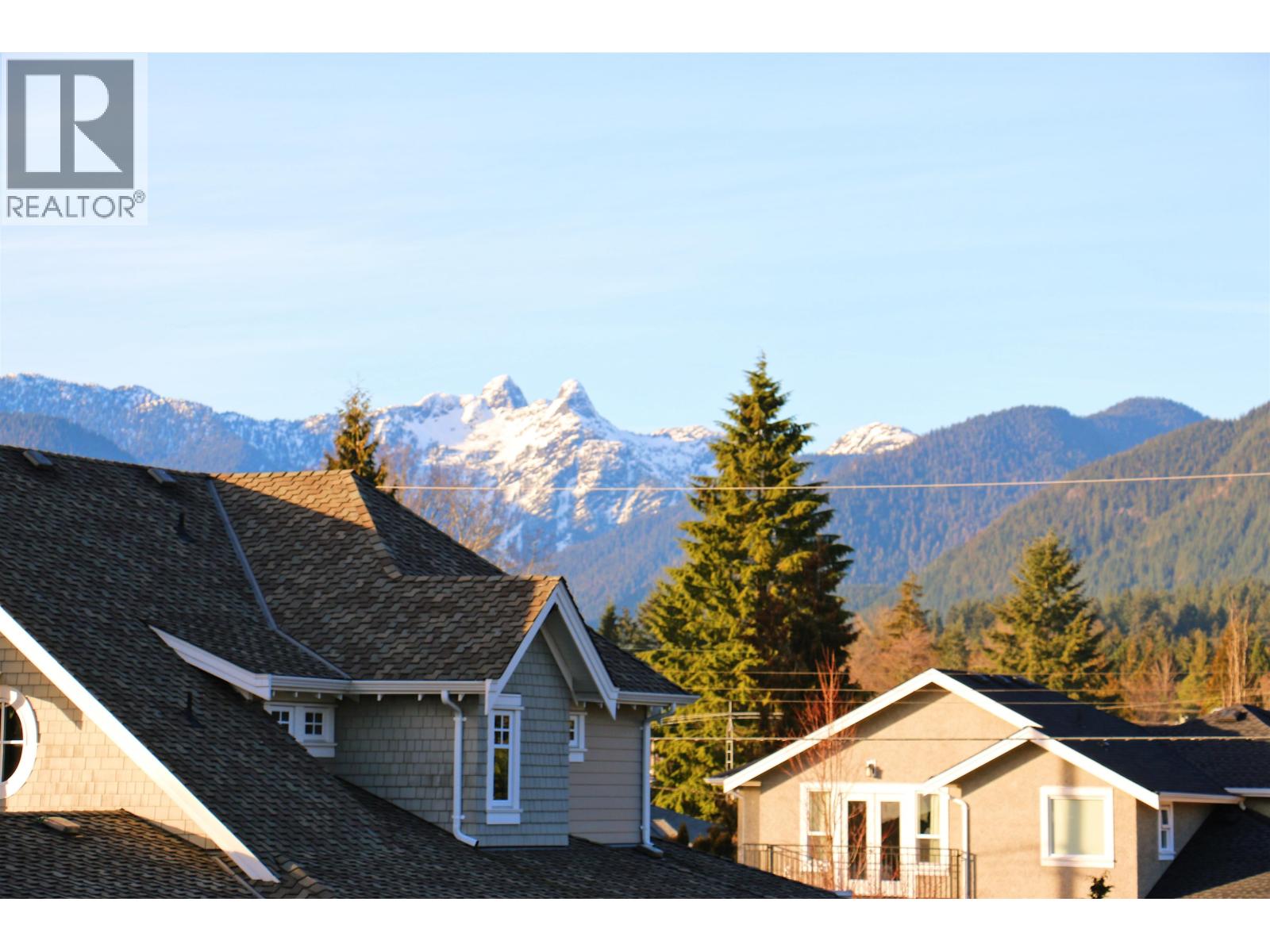 4067 SUNNYCREST DRIVE, North Vancouver