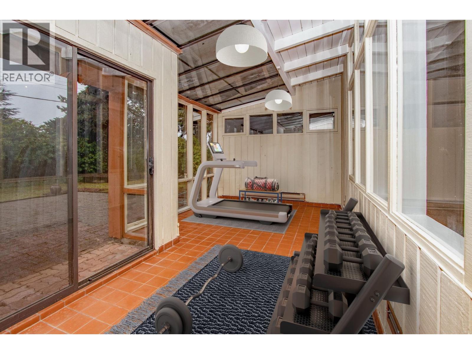 4067 SUNNYCREST DRIVE, North Vancouver