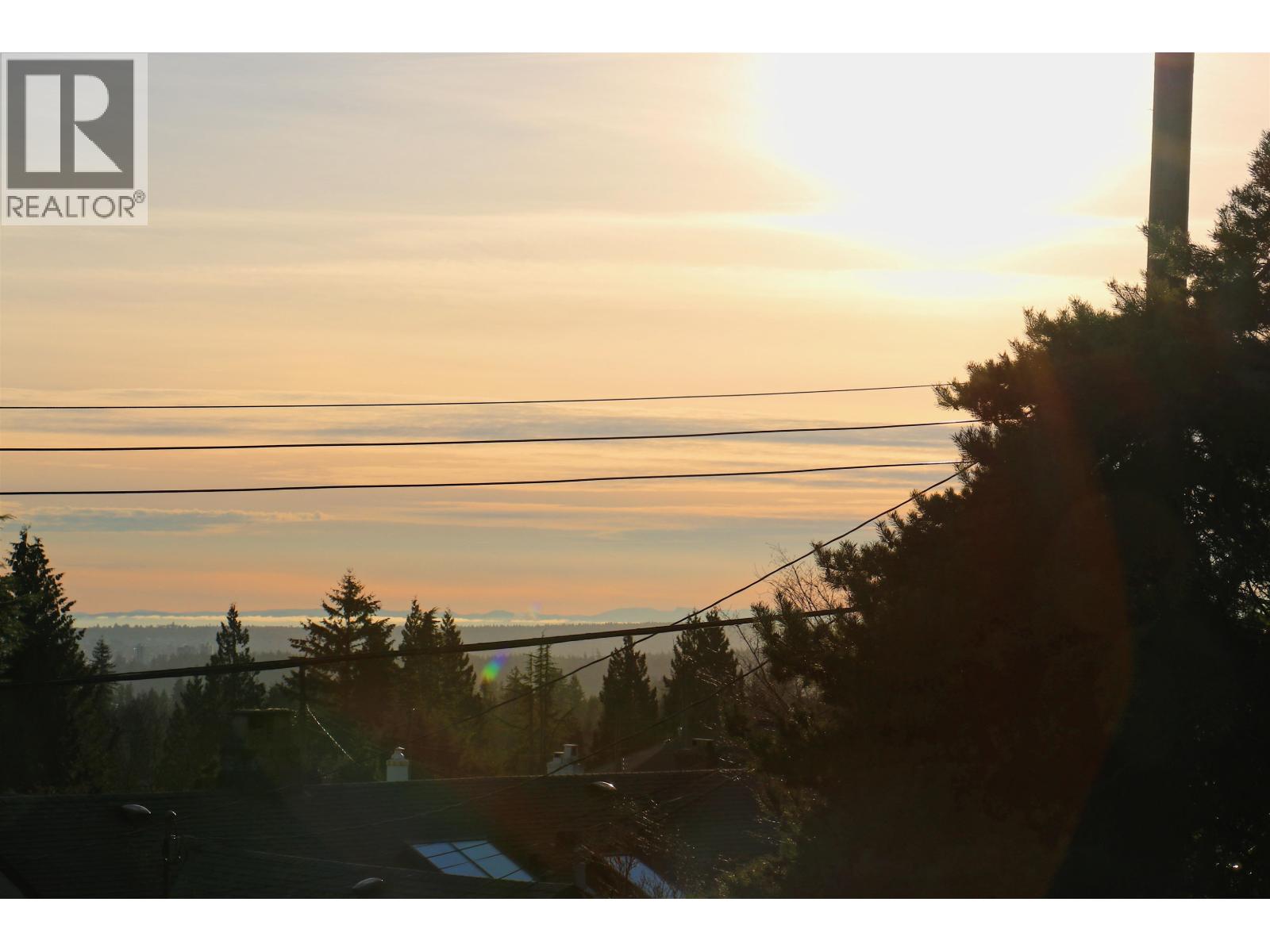 4067 SUNNYCREST DRIVE, North Vancouver