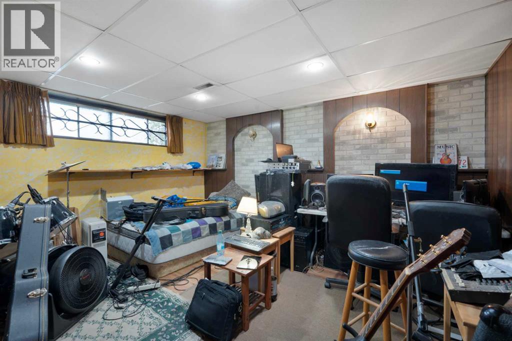 Single Family House Bi-level for Sale in   Street SE Forest Lawn Calgary 